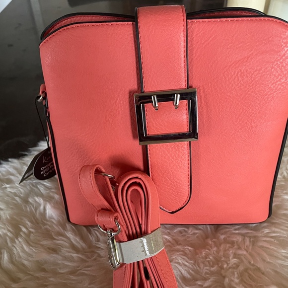 K.Carroll - Picture 5 of 7